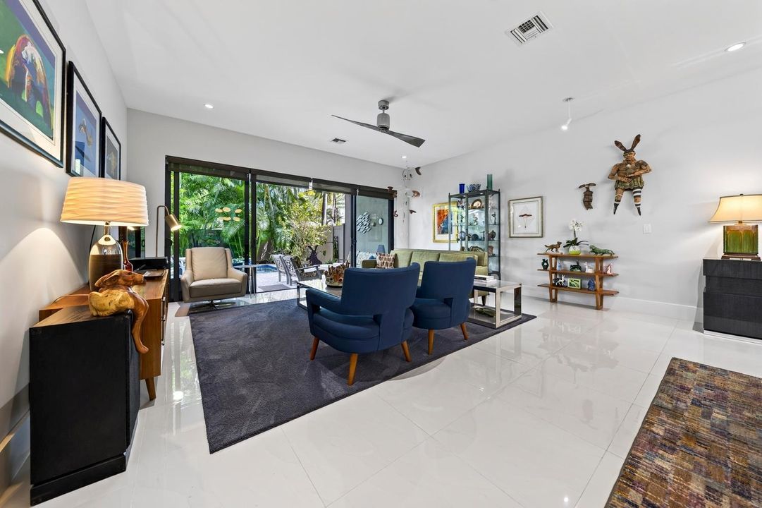 014-025-Living Room-1500x1000