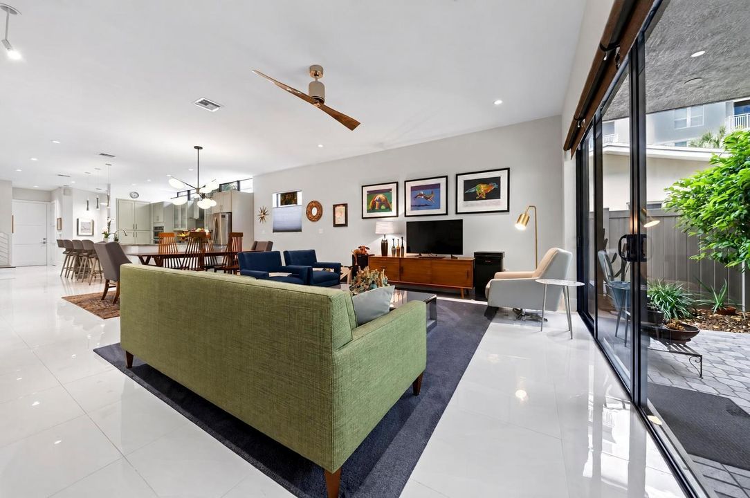 016-045-Living Room-1500x996
