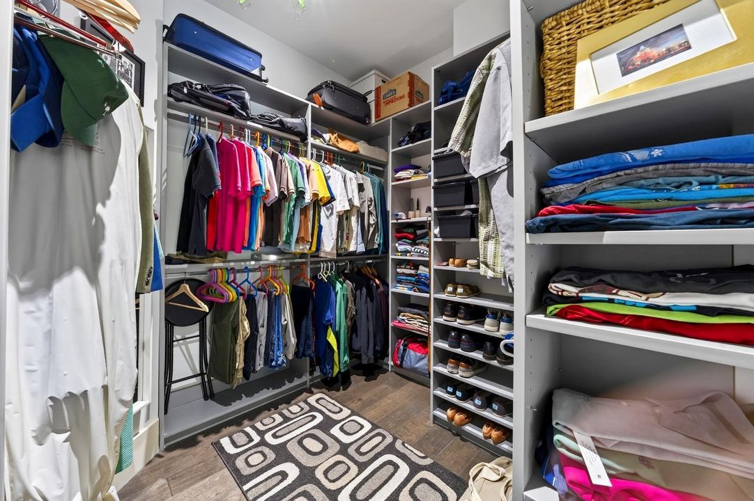 046-021-Primary Closet-1500x998