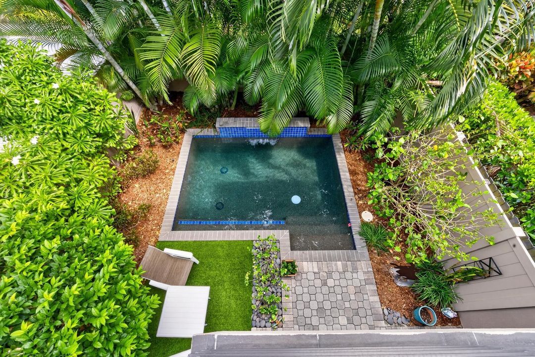 048-047-Back Yard-1500x1000