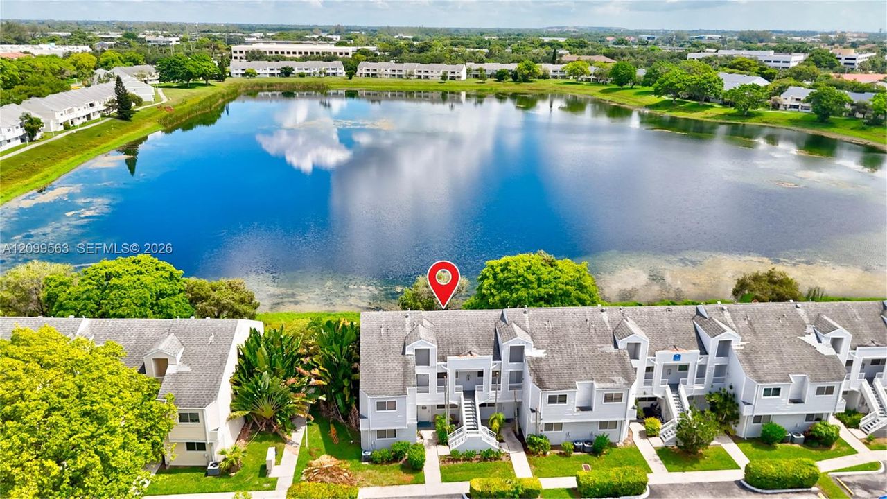На продажу: $215,000 (2 спален, 2 ванн, 1020 Квадратных фут)