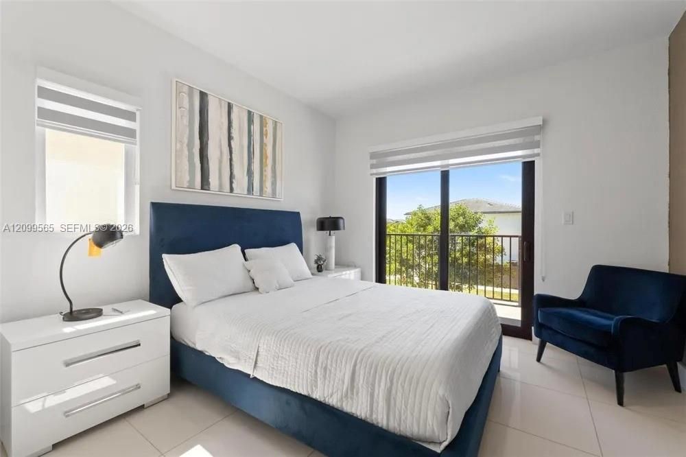 For Sale: $540,000 (4 beds, 3 baths, 1902 Square Feet)