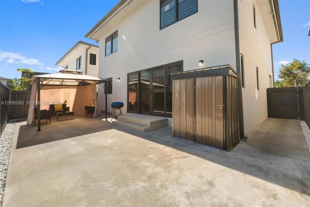For Sale: $540,000 (4 beds, 3 baths, 1902 Square Feet)