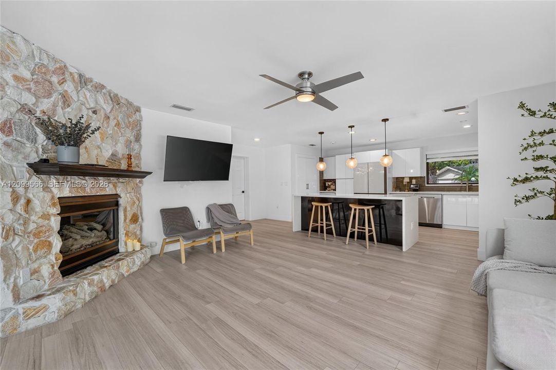 For Sale: $1,100,000 (4 beds, 3 baths, 2552 Square Feet)
