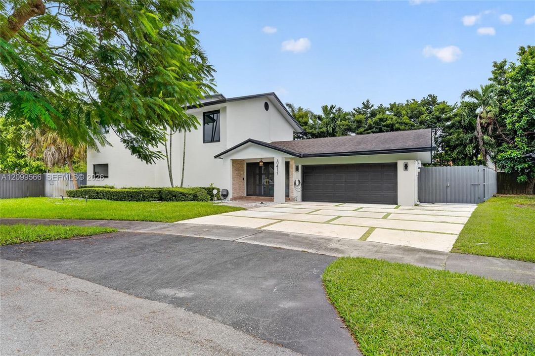 For Sale: $1,100,000 (4 beds, 3 baths, 2552 Square Feet)