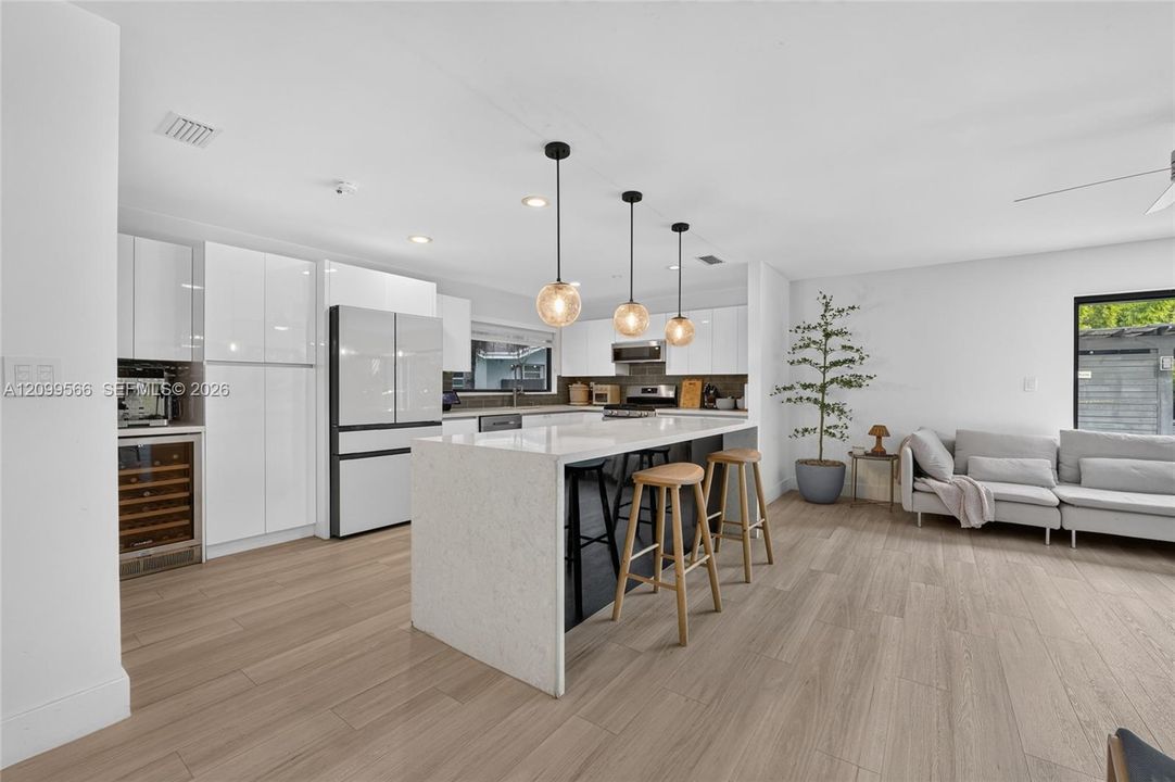For Sale: $1,100,000 (4 beds, 3 baths, 2552 Square Feet)