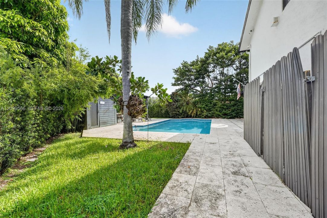 For Sale: $1,100,000 (4 beds, 3 baths, 2552 Square Feet)