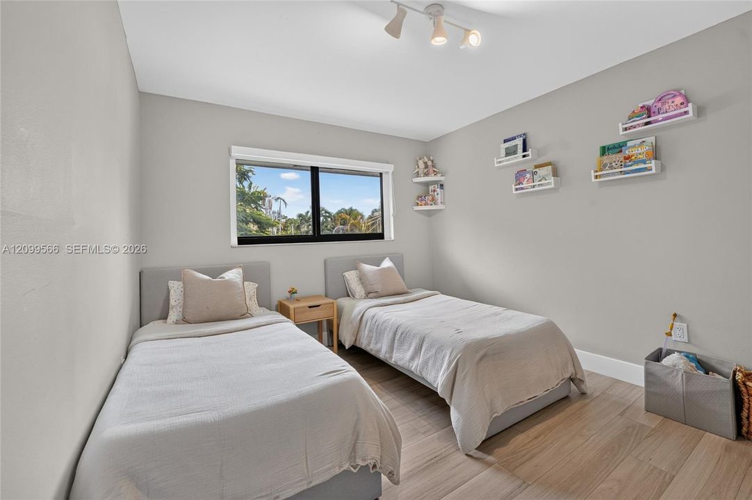 2nd bedroom