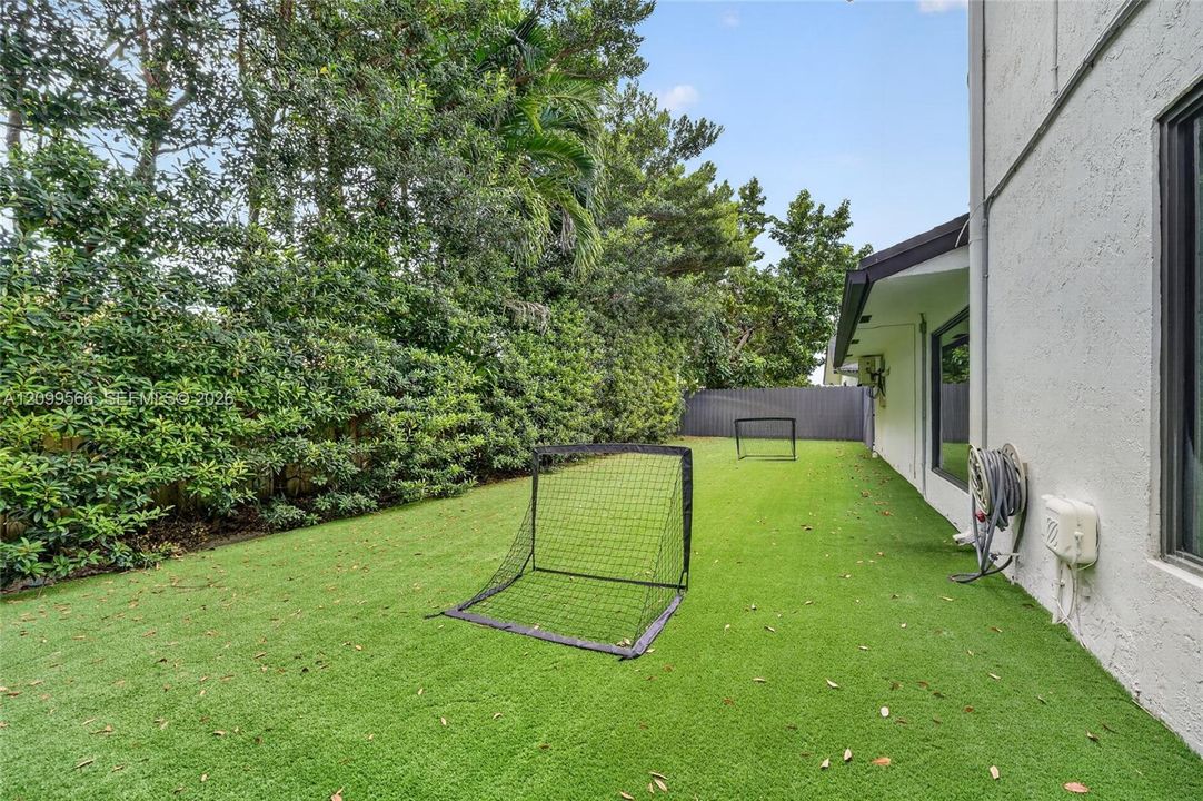 spacious side yard