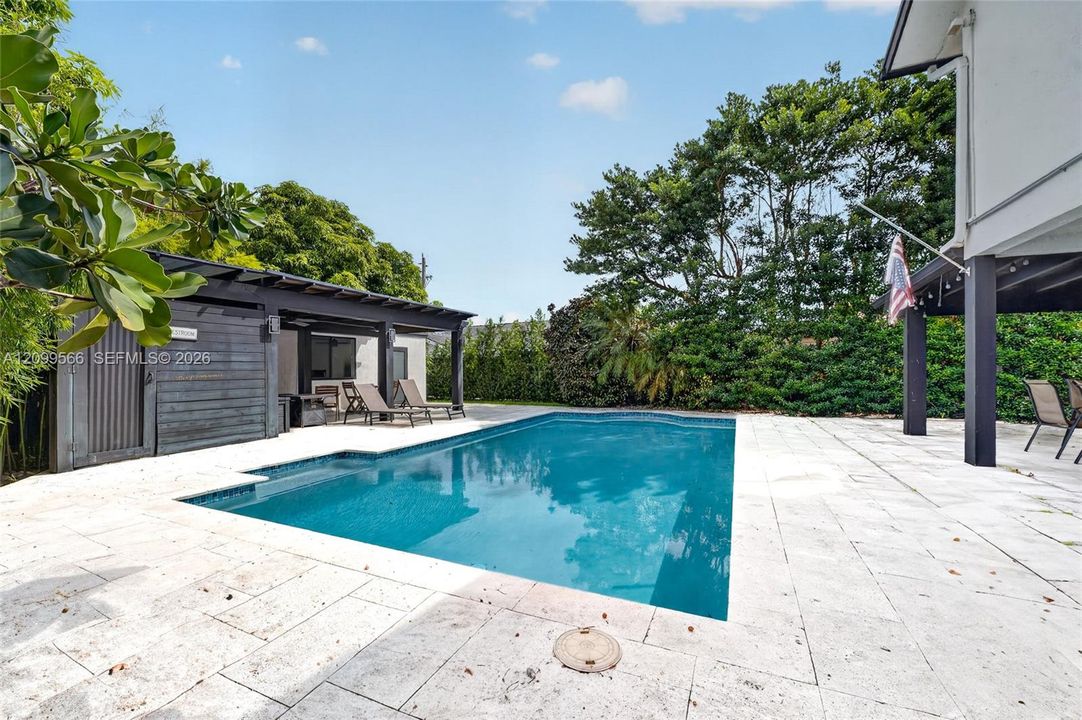 For Sale: $1,100,000 (4 beds, 3 baths, 2552 Square Feet)