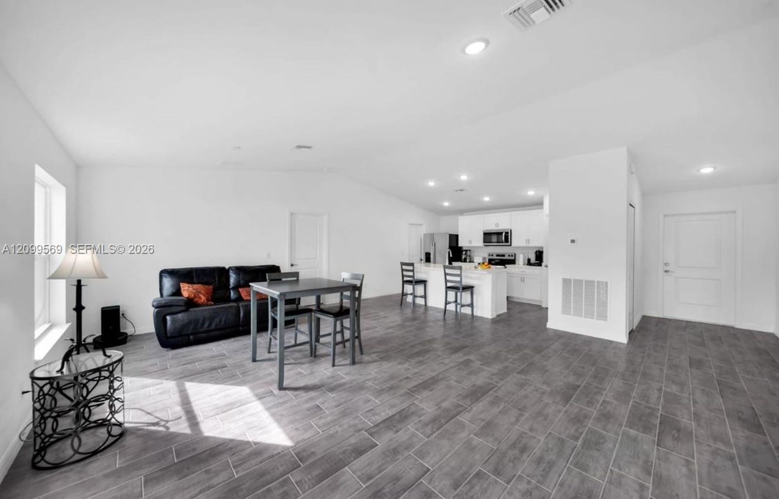 En Venta: $275,000 (3 camas, 2 baños, 0 Pies cuadrados)