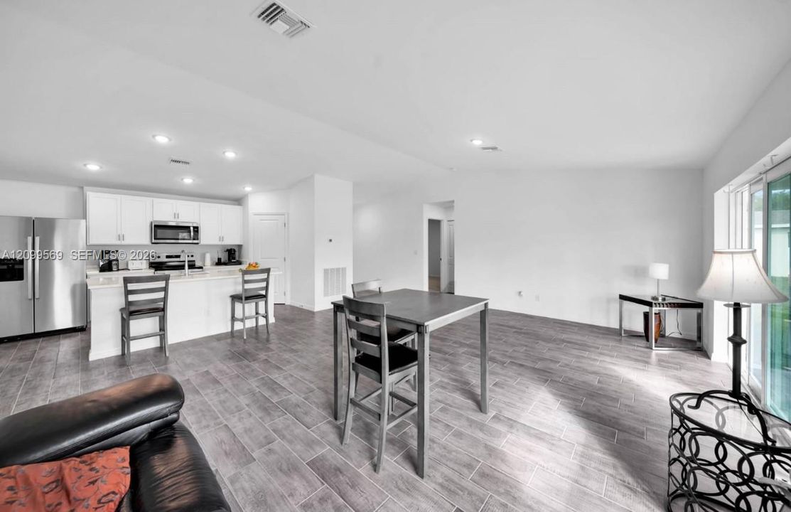 En Venta: $275,000 (3 camas, 2 baños, 0 Pies cuadrados)