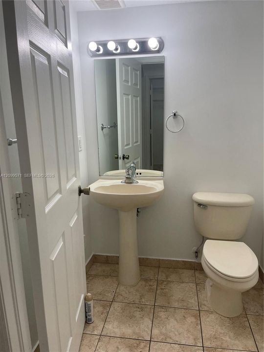 На продажу: $365,000 (2 спален, 2 ванн, 1410 Квадратных фут)