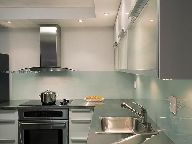 For Rent: $4,800 (2 beds, 2 baths, 1249 Square Feet)