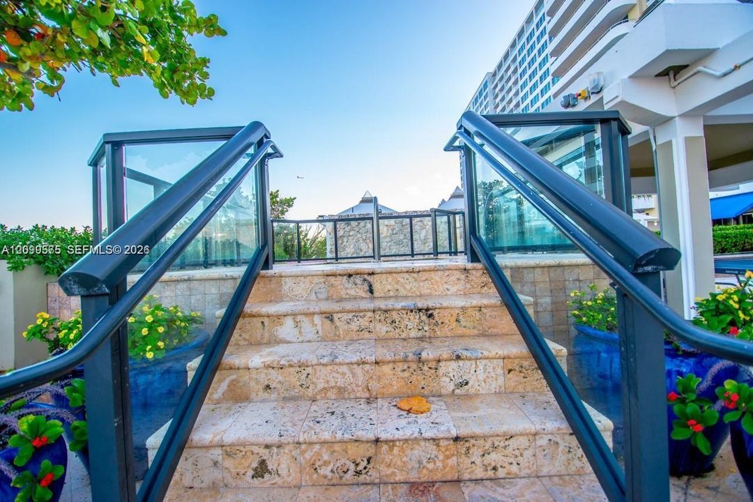 На продажу: $574,000 (1 спален, 2 ванн, 1064 Квадратных фут)