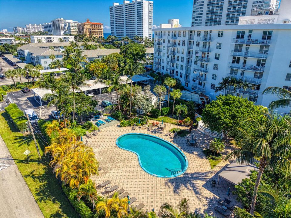 18 Pool Views (2)