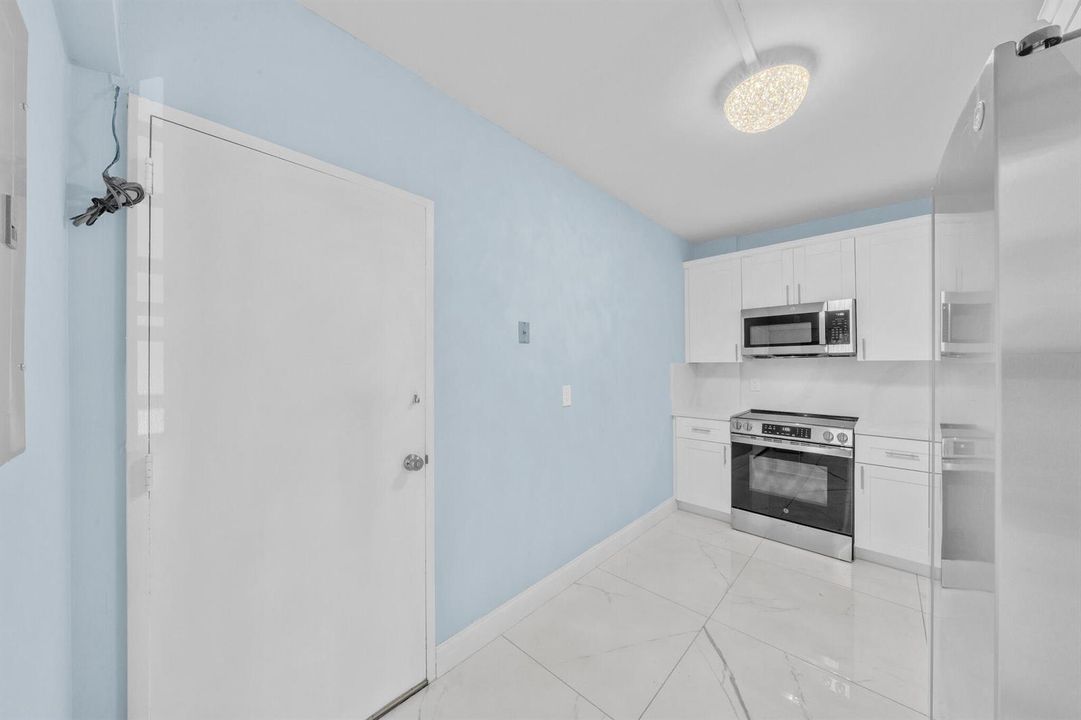 15 Kitchen (1)