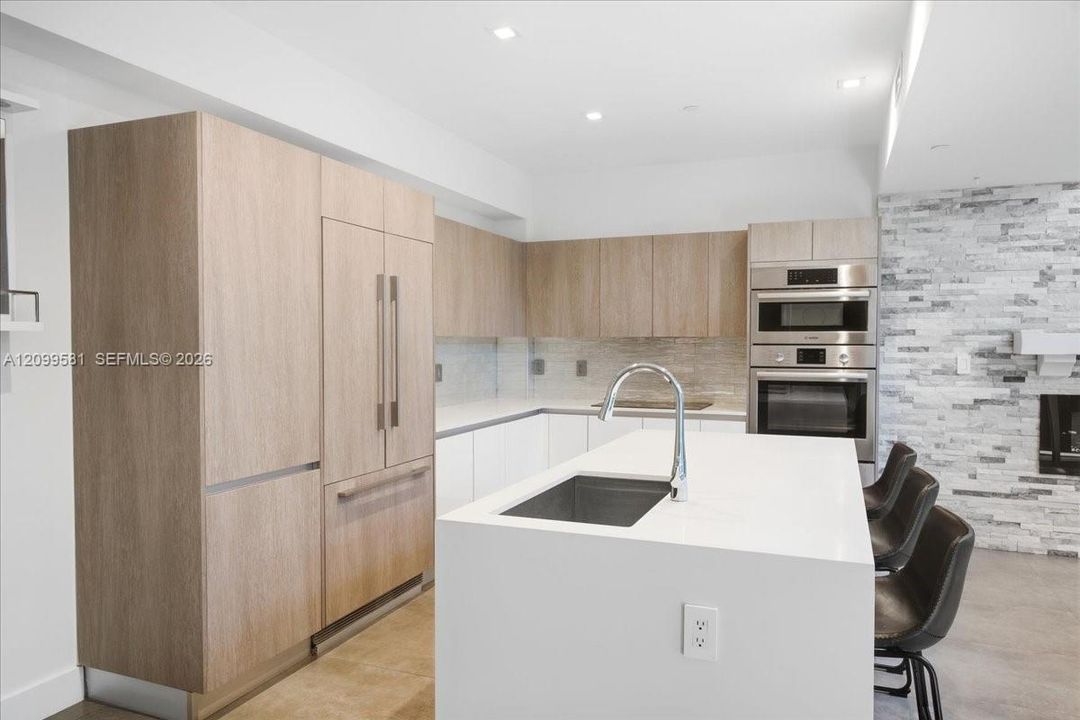 En Venta: $1,895,000 (3 camas, 2 baños, 2236 Pies cuadrados)