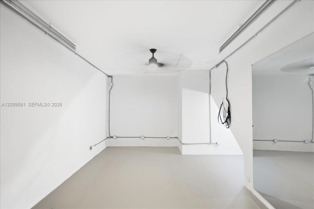 En Venta: $1,895,000 (3 camas, 2 baños, 2236 Pies cuadrados)