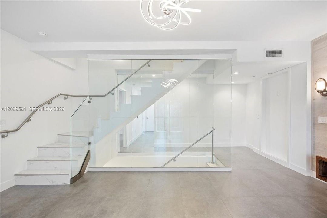 En Venta: $1,895,000 (3 camas, 2 baños, 2236 Pies cuadrados)