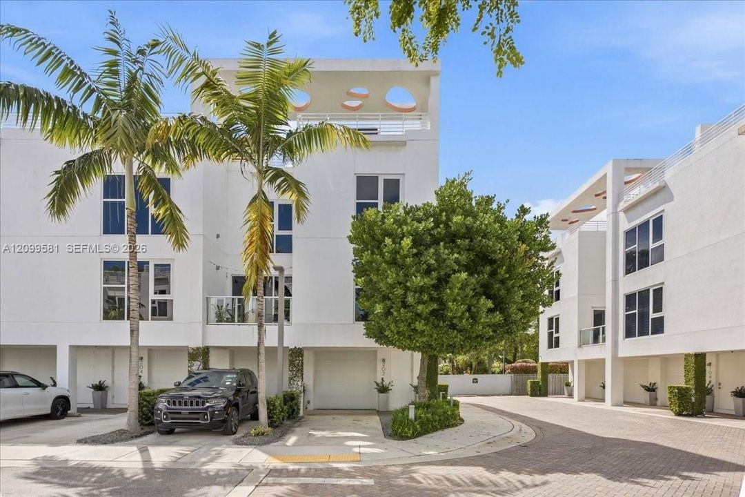 En Venta: $1,895,000 (3 camas, 2 baños, 2236 Pies cuadrados)