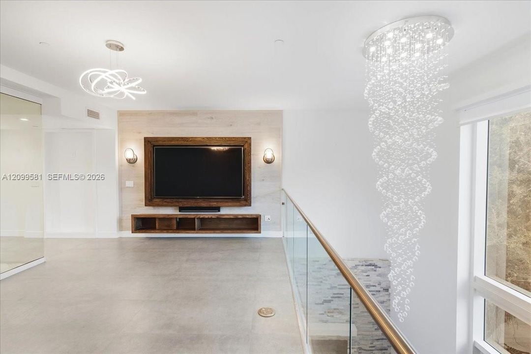 En Venta: $1,895,000 (3 camas, 2 baños, 2236 Pies cuadrados)