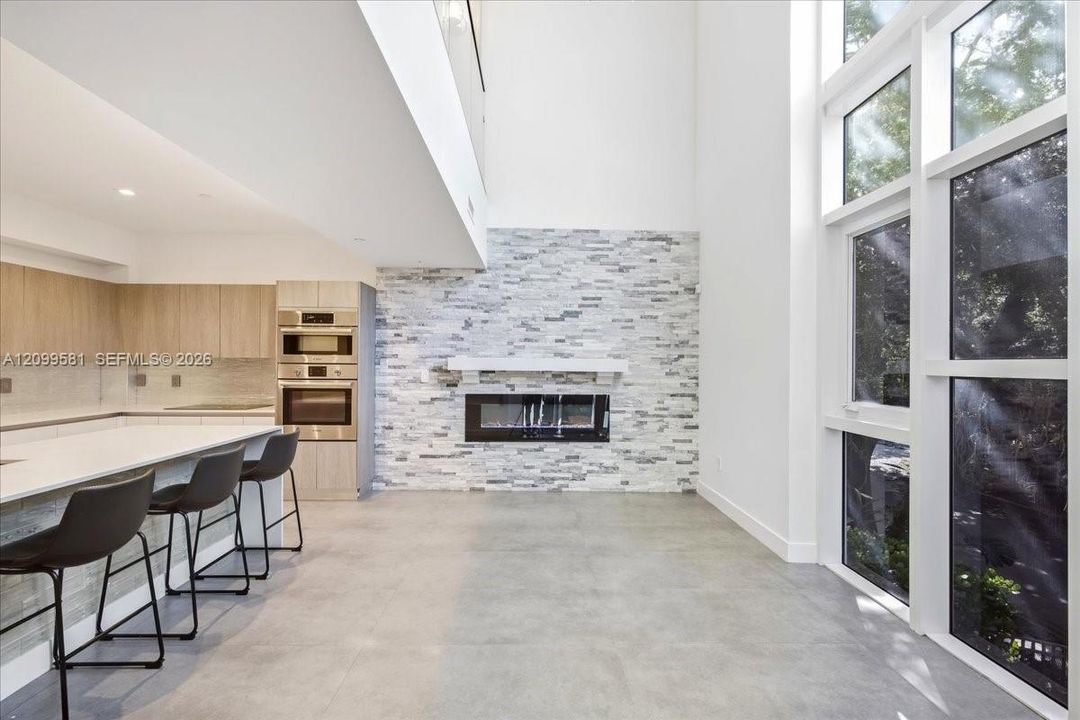 En Venta: $1,895,000 (3 camas, 2 baños, 2236 Pies cuadrados)
