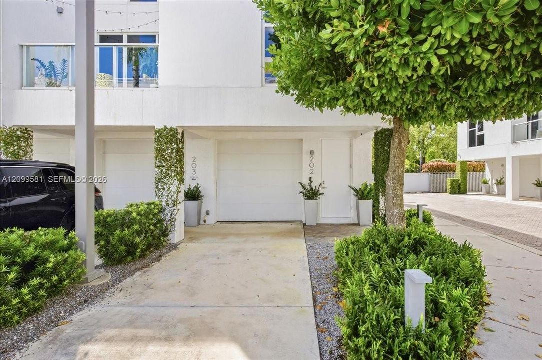 En Venta: $1,895,000 (3 camas, 2 baños, 2236 Pies cuadrados)