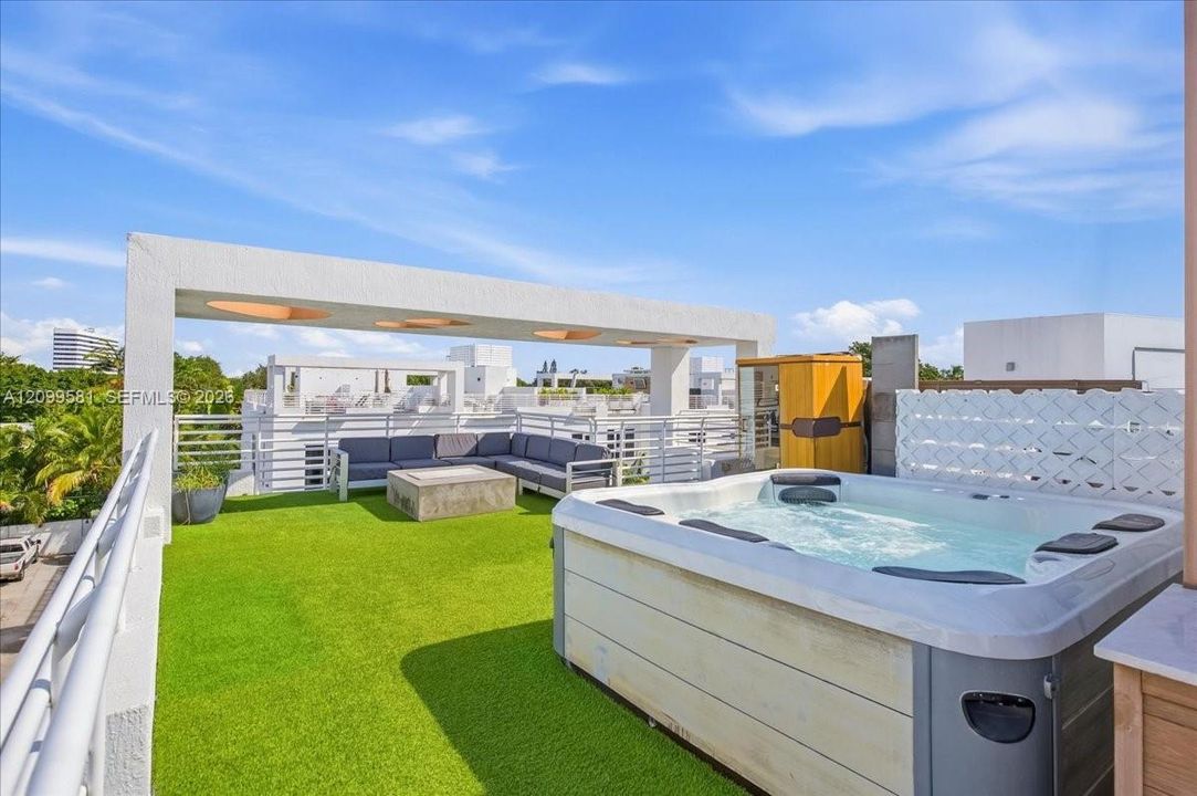 En Venta: $1,895,000 (3 camas, 2 baños, 2236 Pies cuadrados)