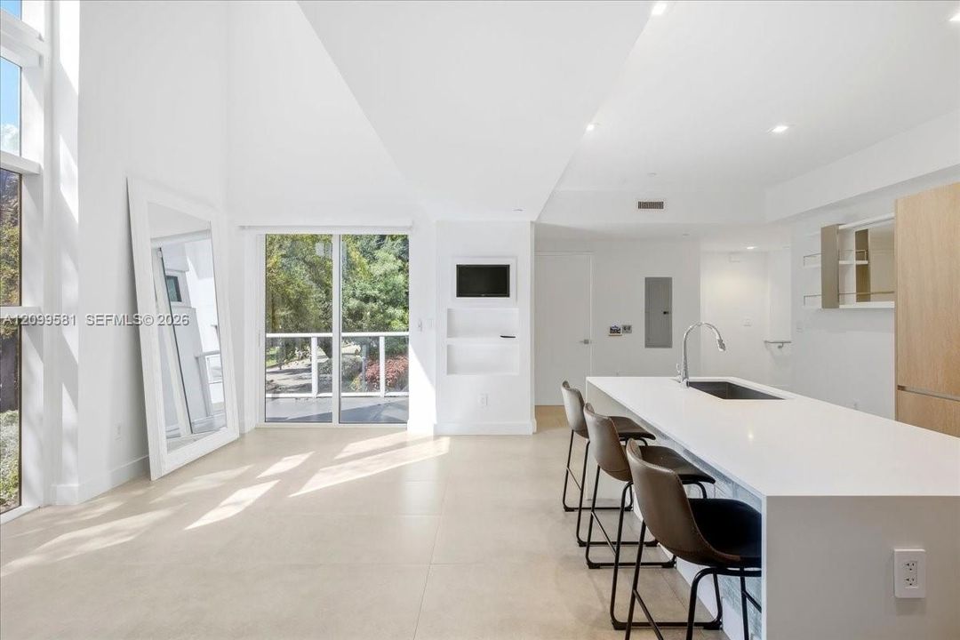 En Venta: $1,895,000 (3 camas, 2 baños, 2236 Pies cuadrados)