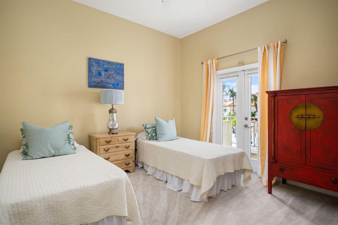 22-web-or-mls-5040 Harmony Circle 203--2