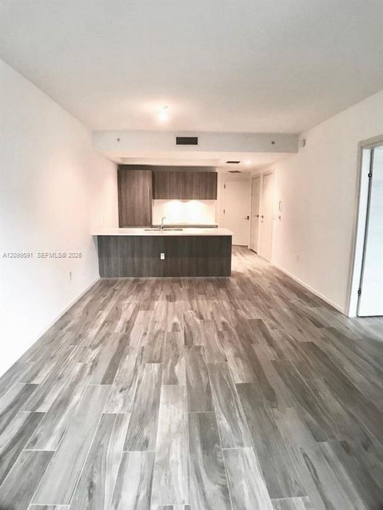 For Rent: $4,200 (1 beds, 2 baths, 849 Square Feet)