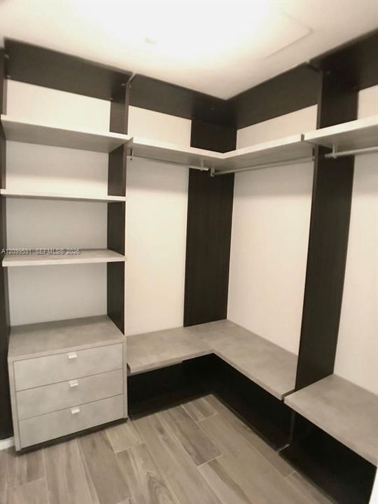 For Rent: $4,200 (1 beds, 2 baths, 849 Square Feet)