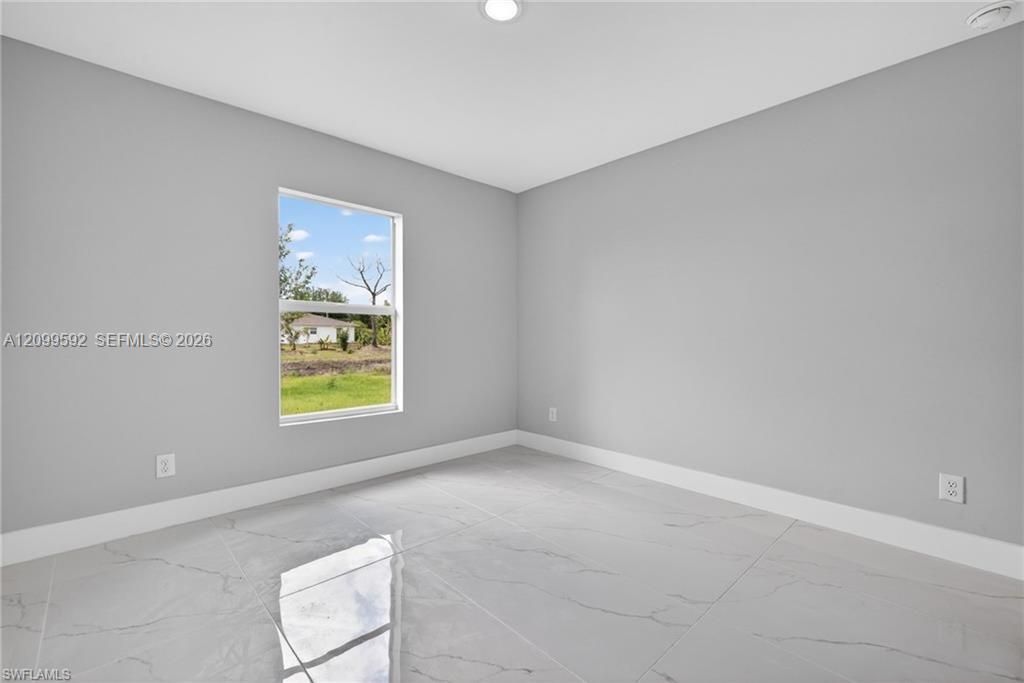 En Venta: $289,998 (4 camas, 2 baños, 1450 Pies cuadrados)