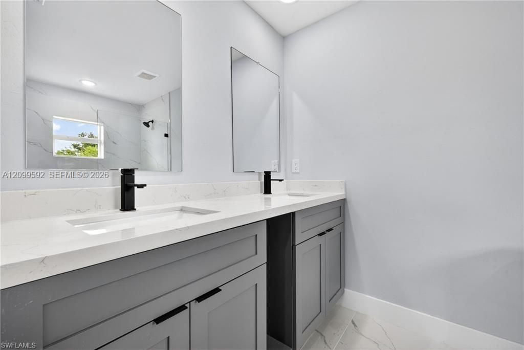 En Venta: $289,998 (4 camas, 2 baños, 1450 Pies cuadrados)