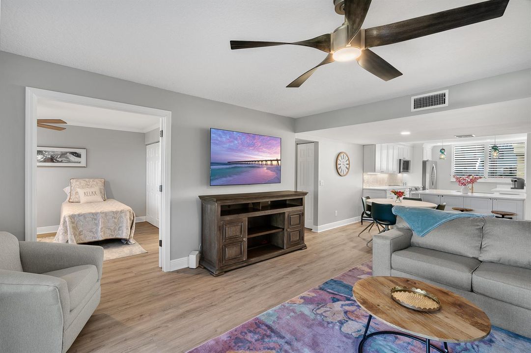 1825-Tarpon-Ln-9E-013
