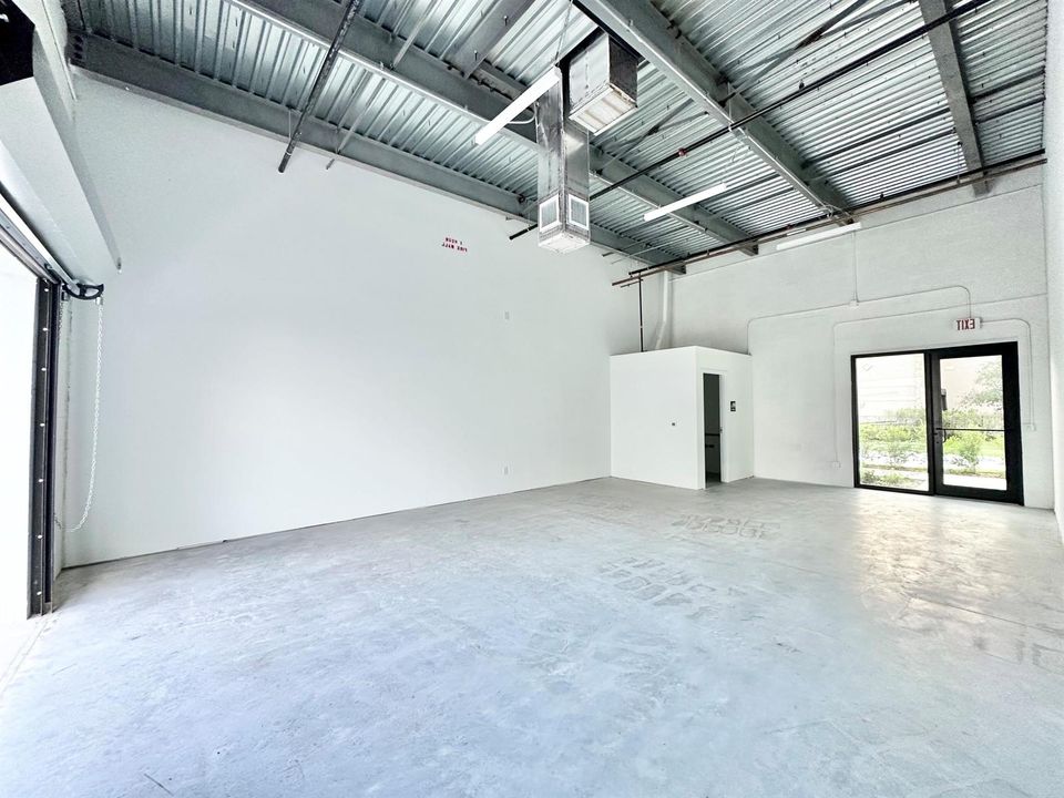 714 Square Feet