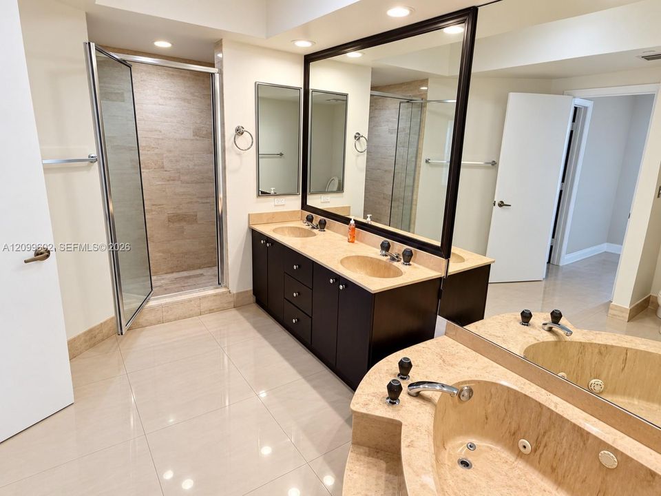 В аренду: $4,500 (2 спален, 2 ванн, 1560 Квадратных фут)