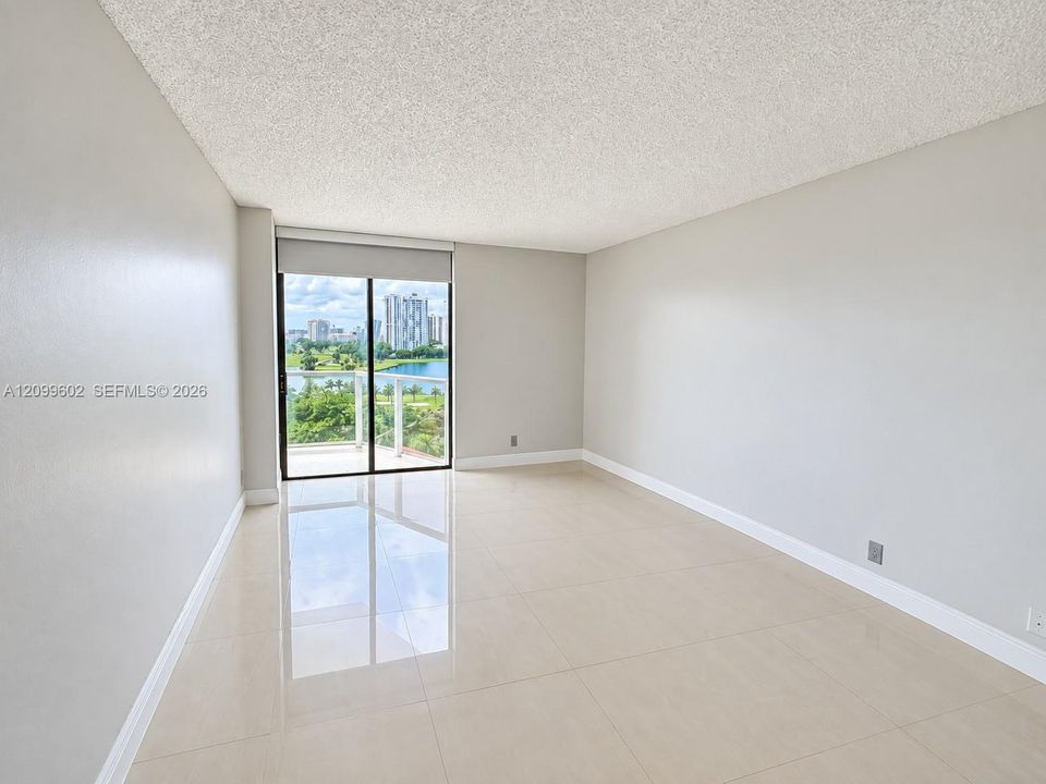 В аренду: $4,500 (2 спален, 2 ванн, 1560 Квадратных фут)