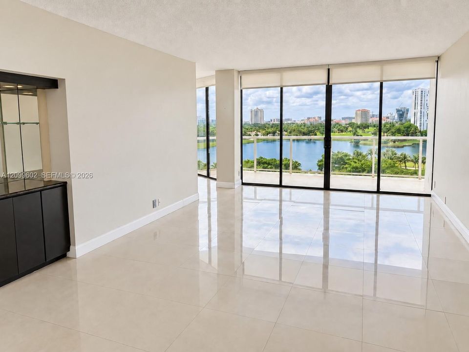 В аренду: $4,500 (2 спален, 2 ванн, 1560 Квадратных фут)