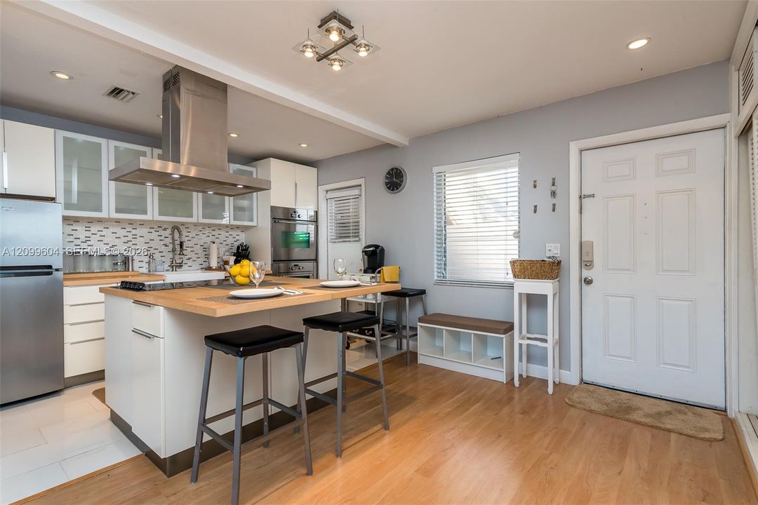В аренду: $2,250 (1 спален, 1 ванн, 580 Квадратных фут)
