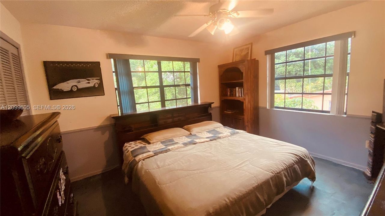 For Sale: $784,000 (4 beds, 2 baths, 2598 Square Feet)