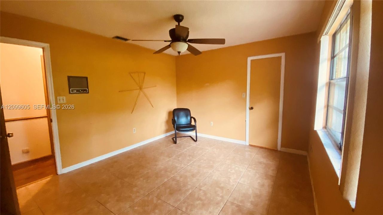 For Sale: $784,000 (4 beds, 2 baths, 2598 Square Feet)