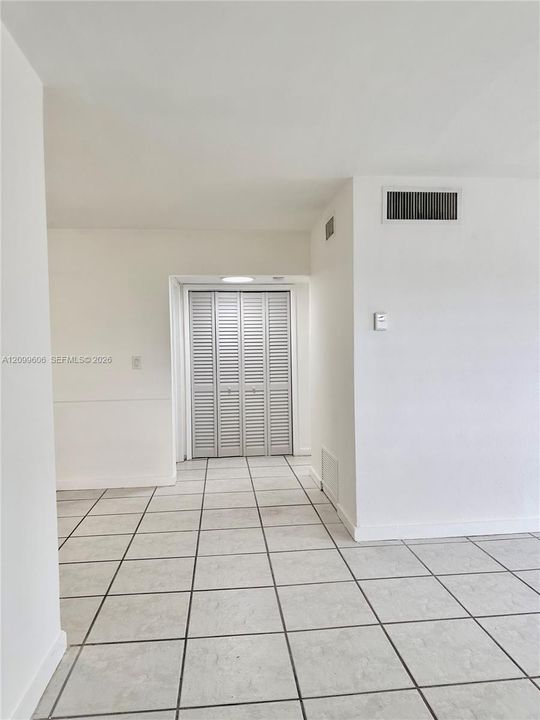 For Rent: $2,350 (2 beds, 2 baths, 7356 Square Feet)