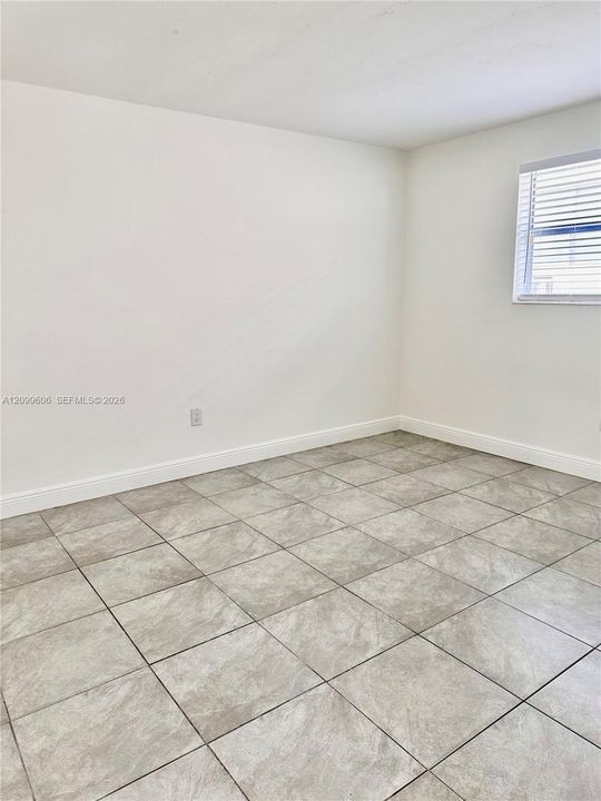 For Rent: $2,350 (2 beds, 2 baths, 7356 Square Feet)