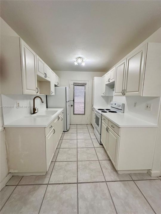 For Rent: $2,350 (2 beds, 2 baths, 7356 Square Feet)