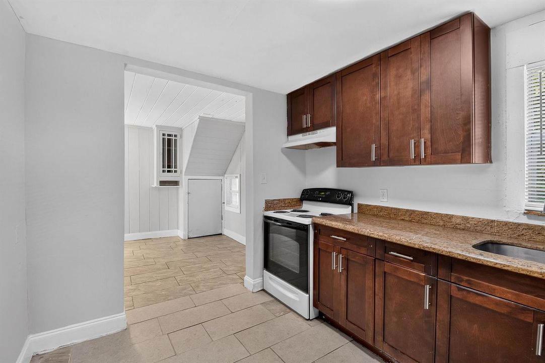 8857thStreet(13)