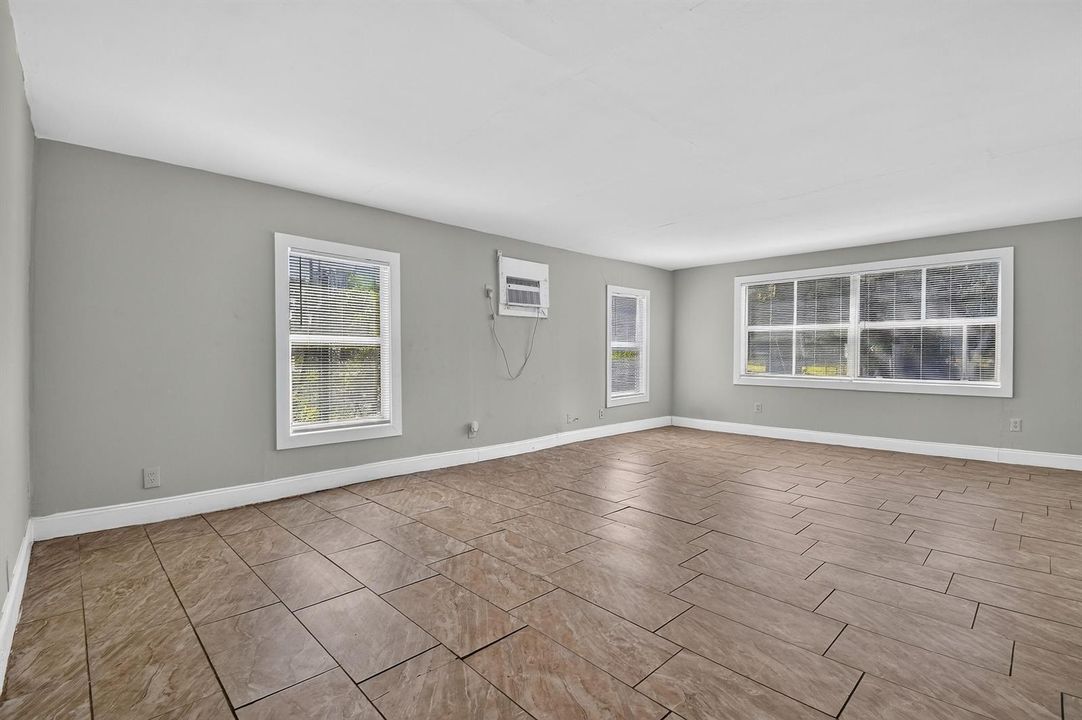 8857thStreet(7)