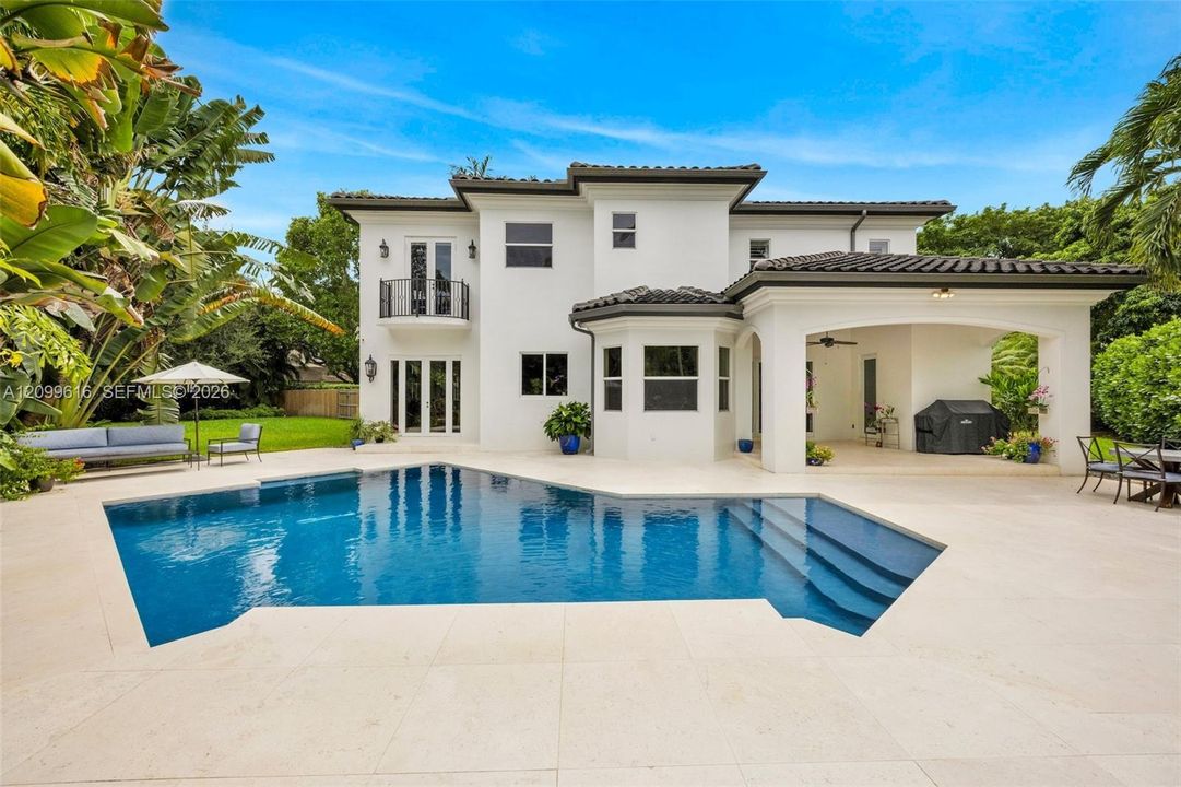 For Sale: $3,250,000 (5 beds, 5 baths, 4564 Square Feet)