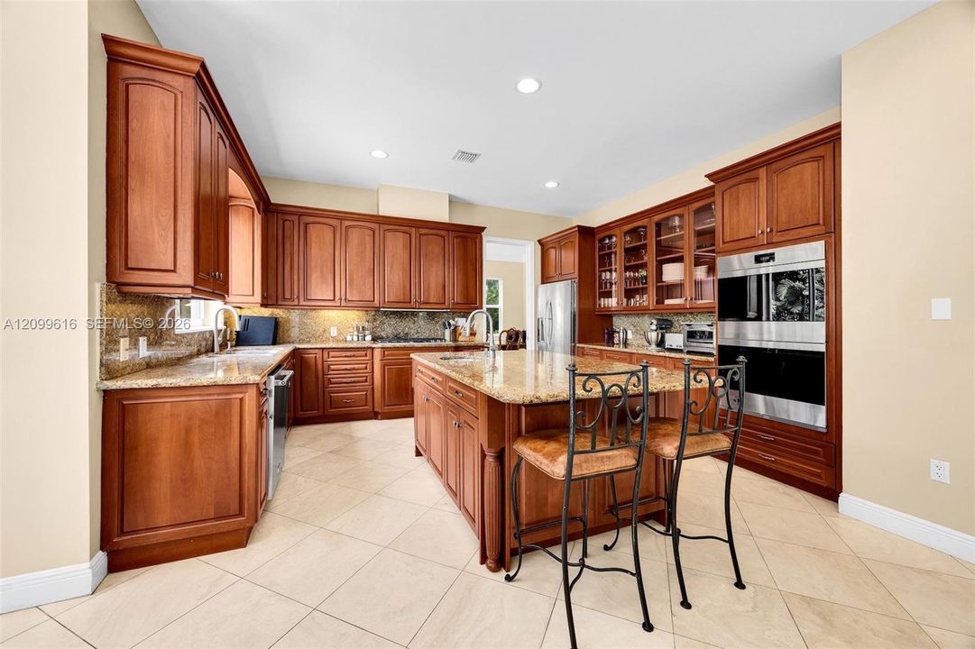 For Sale: $3,250,000 (5 beds, 5 baths, 4564 Square Feet)
